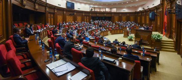 Внеочередное заседание парламента Армении (14 февраля 2019). Еревaн Внеочередное заседание парламента Армении (14 февраля 2019). Еревaн - Sputnik Армения