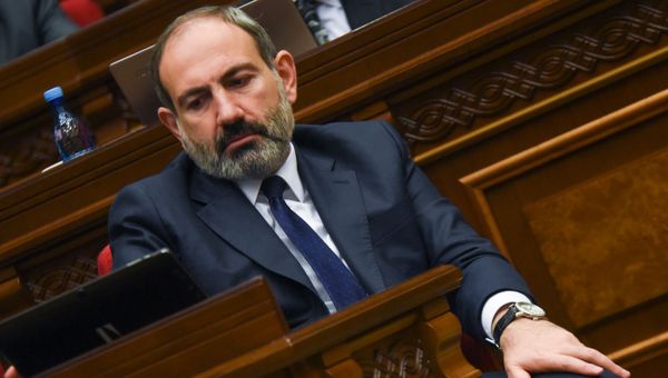 Премьер-министр Никол Пашинян на внеочередном заседании парламента Армении (14 февраля 2019). Еревaн - Sputnik Армения