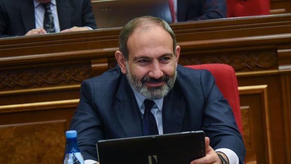 Премьер-министр Никол Пашинян на внеочередном заседании парламента Армении (14 февраля 2019). Еревaн - Sputnik Армения