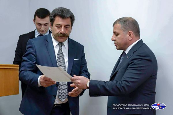 Խմելու շորերով ու հրեշտակներով գյուղապետը. Ուրցաձորը հետ բերեց հրաժարական տված գյուղապետին - Sputnik Արմենիա
