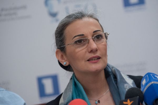 Только счастливая женщина может осчастливить семью – Гарибян о работе в кабмине Армении Только счастливая женщина может осчастливить семью – Гарибян о работе в кабмине Армении - Sputnik Армения