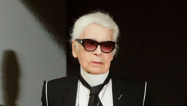 Модельер Карл Лагерфельд во время показа Chanel (6 декабря 2017). Гамбург - Sputnik Армения