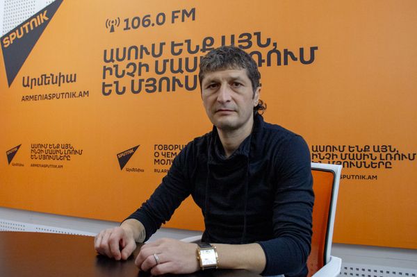 Один из двух Гамлетов Мхитарянов: тренерские надежды могут вернуть футбол в Армению - Sputnik Армения