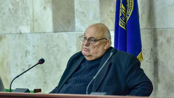 Ректор ЕГУ Арам Симонян на внеочередном заседании Ученого совета ЕГУ (19 февраля 2019). Еревaн - Sputnik Армения