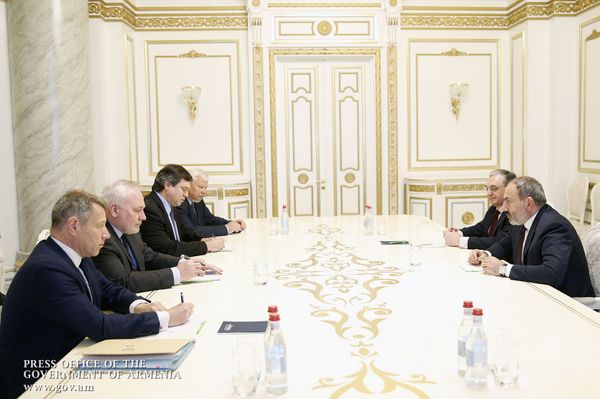 Пашинян представил посредникам по Карабаху детали встречи с Алиевым в Давосе - Sputnik Армения