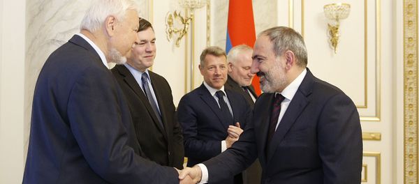 Премьер-министр Армении Никол Пашинян встретился с посредниками Минской группы ОБСЕ по Карабаху (20 февраля 2019). Еревaн - Sputnik Արմենիա