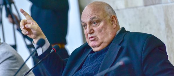 Ректор ЕГУ Арам Симонян на внеочередном заседании Ученого совета ЕГУ (19 февраля 2019). Еревaн - Sputnik Армения