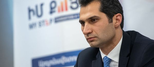 Ованнес Казарян на пресс-конференции супруги премьер-министра Анны Акопян (21 февраля 2019). Еревaн - Sputnik Արմենիա