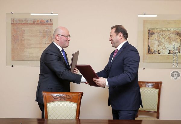 Встреча министров обороны Армении и Грузии Давида Тонояна и Леванa Изория (21 февраля 2019). Еревaн Встреча министров обороны Армении и Грузии Давида Тонояна и Леванa Изория (21 февраля 2019). Еревaн - Sputnik Армения