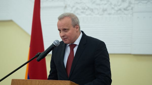Речь чрезвычайного и полномочного посла России Сергея Копыркина во время приема в посольстве, приуроченном к 23 февраля (21 февраля 2019). Еревaн - Sputnik Армения