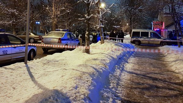 Сотрудники полиции у кафе Неолит, где произошел конфликт (15 февраля 2019). Москва - Sputnik Արմենիա
