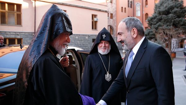Премьер-министр Никол Пашинян принял Католикоса всех армян Гарегина II и Католикоса Великого Дома Киликийского Арама I - Sputnik Армения