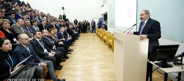 Премьер-министр Никол Пашинян принял участие на конгрессе-выставке Мой шаг во имя Лорийской области (23 февраля 2019). Ванадзор Премьер-министр Никол Пашинян принял участие на конгрессе-выставке Мой шаг во имя Лорийской области (23 февраля 2019). Ванадзор - Sputnik Армения