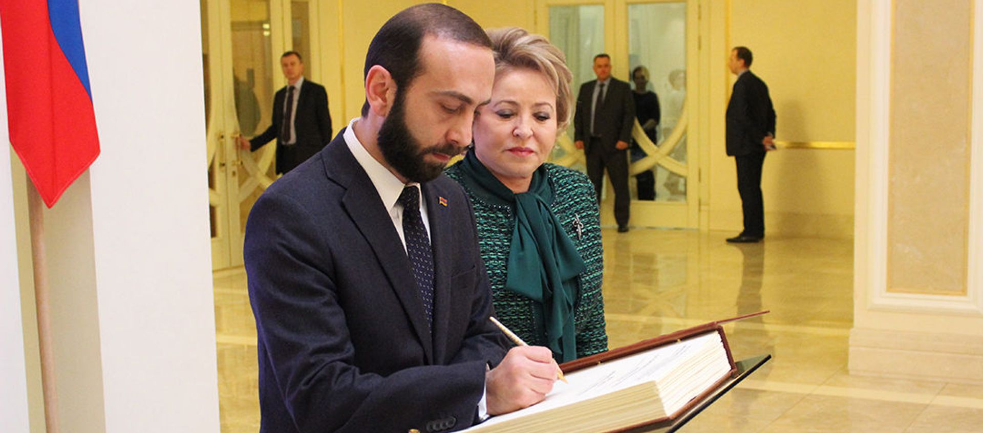 Встреча спикера парламента Армении Арарата Мирзояна с председателем Совета Федерации России Валентиной Матвиенко (25 февраля 2019). Москвa - Sputnik Армения, 1920, 11.03.2021