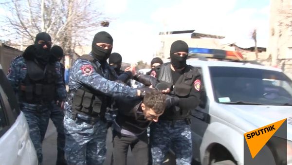 Ահազանգ, հետապնդում, ձերբակալություն  ՀՀ ոստիկանության նոր բացահայտումները - Sputnik Արմենիա