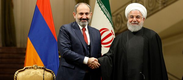 Премьер-министр Армении Никол Пашинян и президент Ирана Хасан Рухани на совместной пресс-конференции (27 февраля 2019). Тегеран - Sputnik Արմենիա