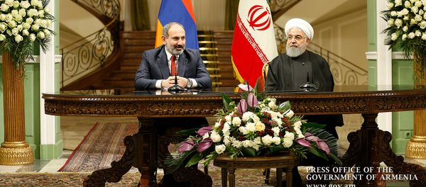 Премьер-министр Армении Никол Пашинян и президент Ирана Хасан Рухани на совместной пресс-конференции (27 февраля 2019). Тегеран - Sputnik Արմենիա
