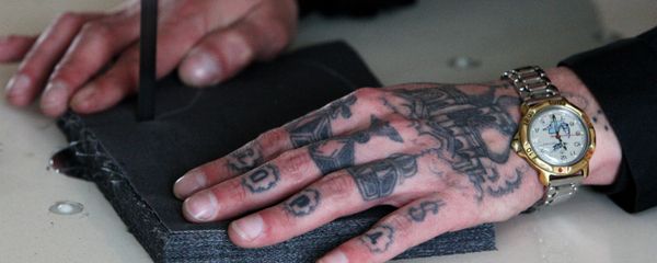 Осужденный исправительной колонии № 22 ГУФСИН России по Приморскому краю в поселке Волчанец во время работы в швейном цехе - Sputnik Армения