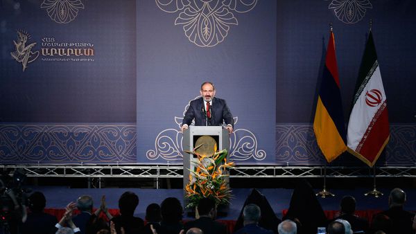 Премьер-министр Никол Пашинян встретился с армянской общиной Ирана (27 февраля 2019). Тегеран - Sputnik Армения