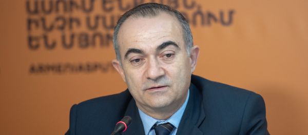 Теван Погосян на пресс-конференции по теме открытия первой  международной научно-образовательной школы в Дилижане - Sputnik Արմենիա