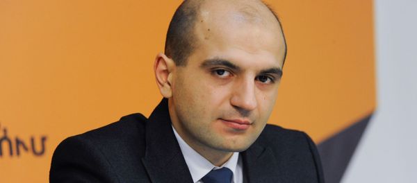 Норайр Дунамалян на пресс-конференции по теме открытия первой международной научно-образовательной школы в Дилижане Норайр Дунамалян на пресс-конференции по теме открытия первой международной научно-образовательной школы в Дилижане - Sputnik Արմենիա
