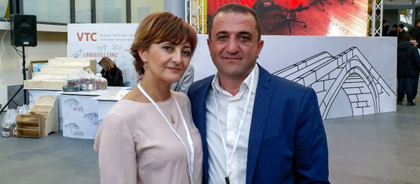Гарегин Макинян и Инга Русиду (Русова), владельцы семейного бизнеса в городе Ванадзор Гарегин Макинян и Инга Русиду (Русова), владельцы семейного бизнеса в городе Ванадзор - Sputnik Արմենիա