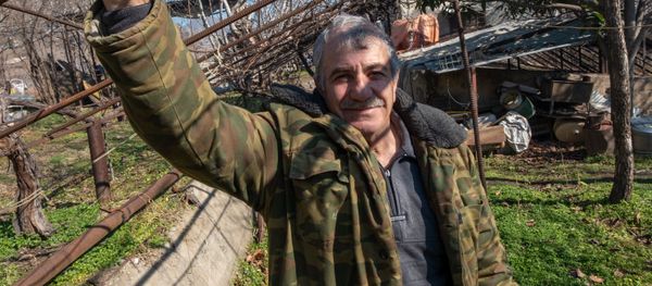 Житель города Мегри Микаэл Цатрян - Sputnik Արմենիա