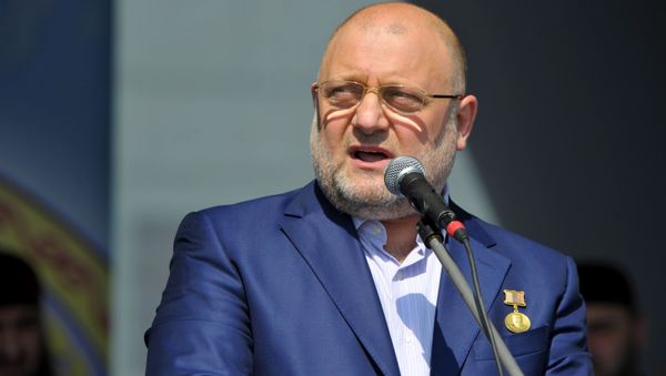 Министр по нац.политике, внешним связям, печати и информации Джамбулат Умаров на праздничном митинге в День Чеченской Республики (6 сентября 2017). Грозный Министр по нац.политике, внешним связям, печати и информации Джамбулат Умаров на праздничном митинге в День Чеченской Республики (6 сентября 2017). Грозный - Sputnik Армения