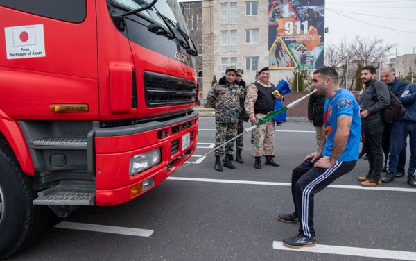 Юрий Сакунц при установлении мирового рекорда (4 марта 2019). Еревaн - Sputnik Армения