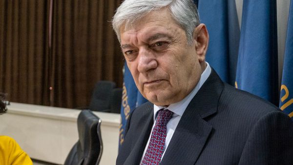 Министр чрезвычайных ситуаций Феликс Цолакян во время вручения дипломов выпускникам АКУ (4 марта 2019). Еревaн Министр чрезвычайных ситуаций Феликс Цолакян во время вручения дипломов выпускникам АКУ (4 марта 2019). Еревaн - Sputnik Արմենիա