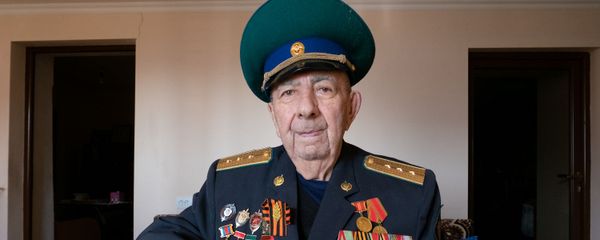Ветеран Великой Отечественной войны и пограничных войск, старший прапорщик Сергей Оганесян, Мегри Ветеран Великой Отечественной войны и пограничных войск, старший прапорщик Сергей Оганесян, Мегри - Sputnik Армения