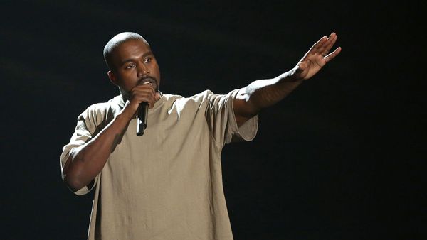Канье Уэст принимает на Video Music Awards MTV (30 августа 2015). Лос-Анджелес - Sputnik Армения