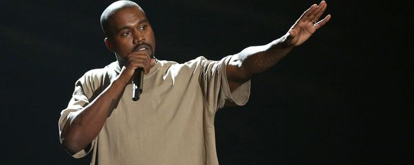 Канье Уэст принимает на Video Music Awards MTV (30 августа 2015). Лос-Анджелес - Sputnik Արմենիա