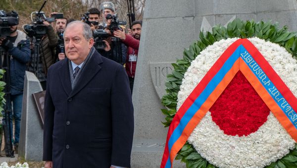 Президент Армен Саркисян посетил пантеон Ераблур (5 марта 2019). Еревaн Президент Армен Саркисян посетил пантеон Ераблур (5 марта 2019). Еревaн - Sputnik Արմենիա