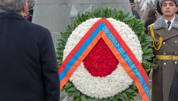 Руководство Армении посетило военный пантеон Ераблур к 60-летию Вазгена Саркисяна (5 марта 2019). Еревaн - Sputnik Армения