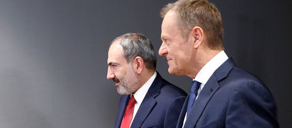 Премьер-министр Армении Никол Пашинян встретился с председателем Европейского совета Дональдом Туском (5 марта 2018). Брюссель Премьер-министр Армении Никол Пашинян встретился с председателем Европейского совета Дональдом Туском (5 марта 2018). Брюссель - Sputnik Արմենիա