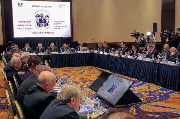 Армения вправе решать сама, а мы вправе оценивать: Затулин об армяно-российских отношениях - Sputnik Армения