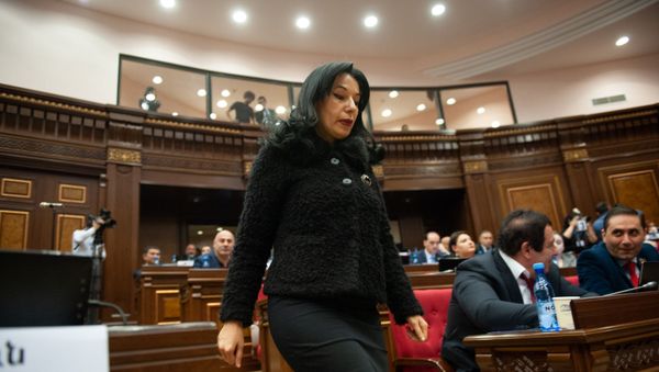 Депутат от фракции Процветающая Армения Наира Зограбян на пленарном заседании Парламента Армении (5 марта 2019). Еревaн - Sputnik Армения