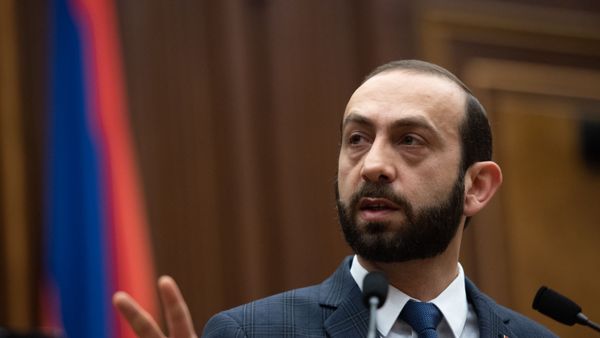 Спикер Национального собрания Арарат Мирзоян на пленарном заседании Парламента Армении (5 марта 2019). Еревaн Спикер Национального собрания Арарат Мирзоян на пленарном заседании Парламента Армении (5 марта 2019). Еревaн - Sputnik Армения