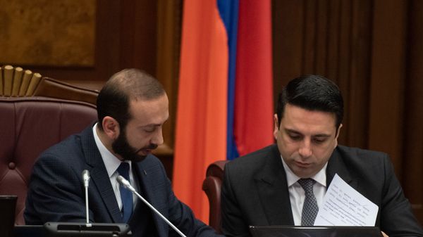Արարատ Միրզոյանն ու Ալեն Սիմոնյանը - Sputnik Արմենիա