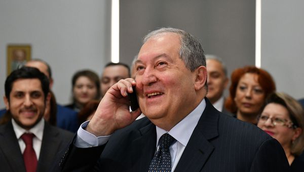 Президент Армен Саркисян посетил открытие аудитории имени Гоар и Геворга Вартанянов в Гос.университете языков и соц.наук имени В.Брюсова (7 марта 2019). Еревaн - Sputnik Армения