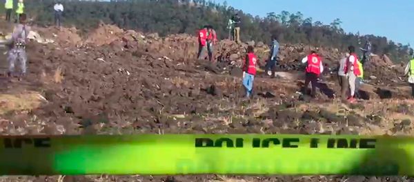 Обломки на месте крушения самолета Ethiopian Airlines, недалеко от города Бишофту, к юго-востоку от Аддис-Абебы (10 марта 2019). Эфиопия Обломки на месте крушения самолета Ethiopian Airlines, недалеко от города Бишофту, к юго-востоку от Аддис-Абебы (10 марта 2019). Эфиопия - Sputnik Армения