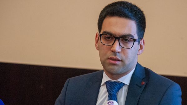 Пресс-конференция замначальника Комитета госдоходов Армении Рустама Бадасяна (11 марта 2019). Еревaн - Sputnik Армения