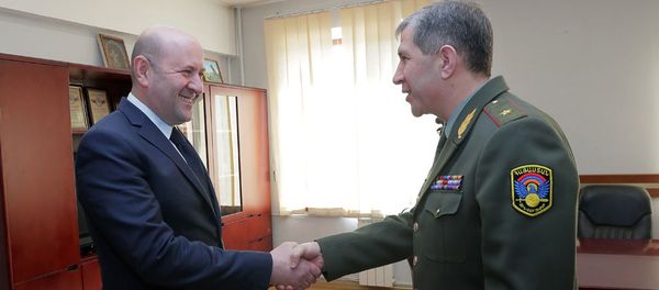 Встреча первого заместителя ГШ РА Оника Гаспаряна с начальником войск РХБ защиты ВС РФ Игорем Кирилловым (11 марта 2019). Еревaн - Sputnik Армения