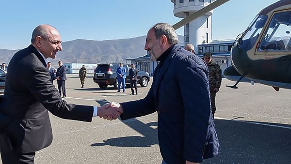 Рабочий визит премьер-министра Никола Пашиняна в Карабах (11 марта 2019). Степанакерт - Sputnik Армения