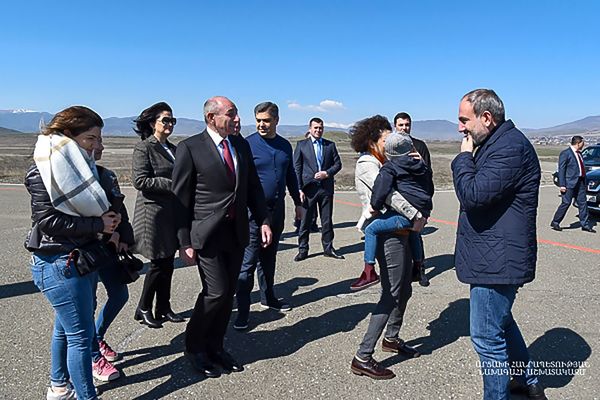 Նիկոլ Փաշինյանը մեկնել է Արցախ. լուսանկար - Sputnik Արմենիա