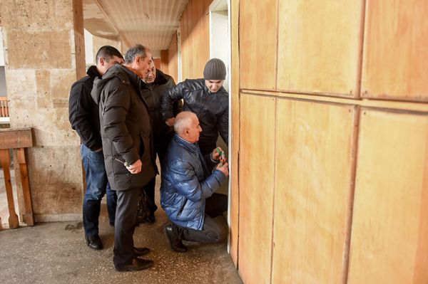 Спецоперация на автовокзале Еревана: новое руководство не может войти в служебные кабинеты - Sputnik Армения