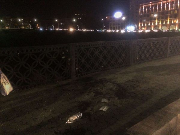 В Ереване ловкий гражданин и спасатели не дали 26-летнему парню броситься с Моста Победы - Sputnik Армения