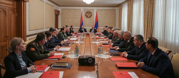 Заседание совета безопасности Армении и Карабаха (12 марта 2019). Степанакерт Заседание совета безопасности Армении и Карабаха (12 марта 2019). Степанакерт - Sputnik Армения