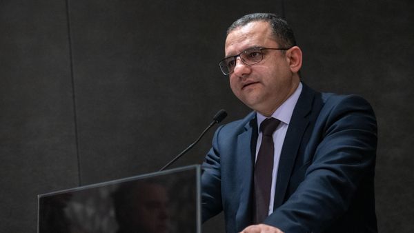 Министр экономразвития и инвестиций Тигран Хачатрян на армяно-болгарском бизнес-форуме (12 марта 2019). Еревaн Министр экономразвития и инвестиций Тигран Хачатрян на армяно-болгарском бизнес-форуме (12 марта 2019). Еревaн - Sputnik Армения